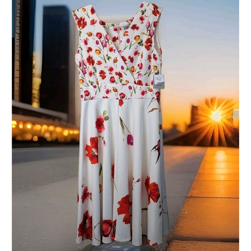 Danny and Nicole NWT Beautiful Floral Dress Women's Size 10 Bright Colorful